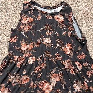 Sleeveless ribbed dress